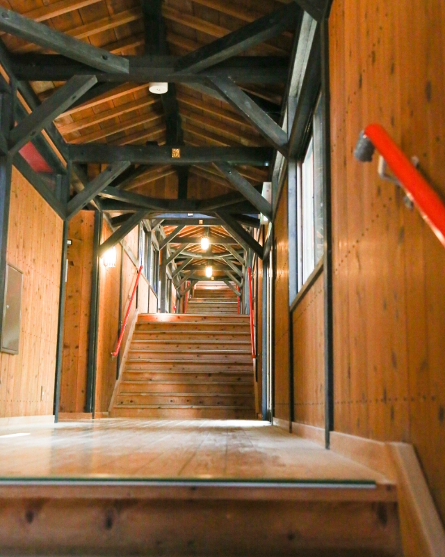 館内通路の写真